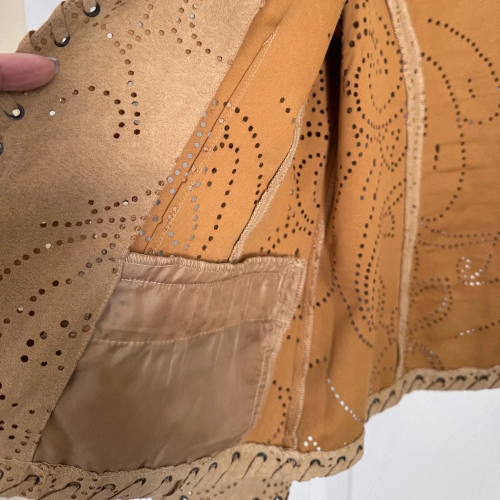 CHICOS SUEDE JACKET. SIZE M OPEN BLAZER LASER CUT & GROMMET BOHO WESTERN COWGIRL
